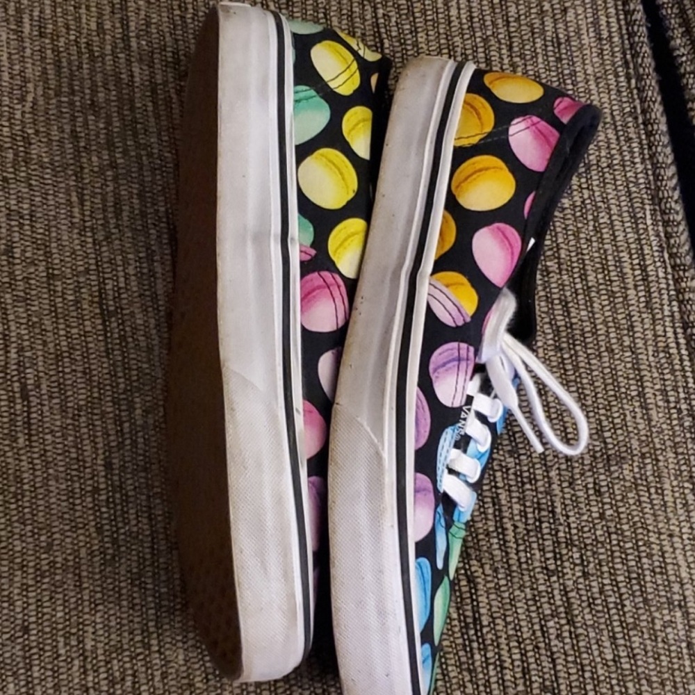 Women’s Macaroons low profile vans sz W10